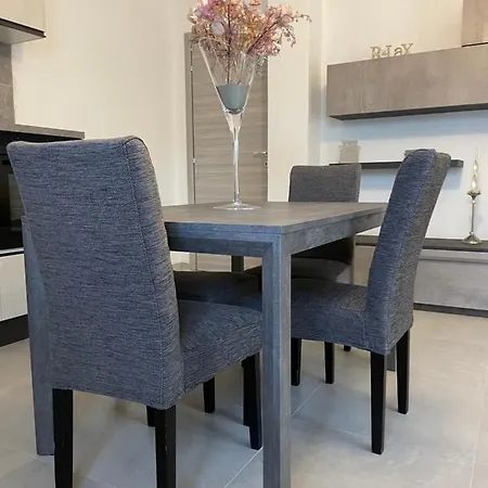 L'isola Felice Apartment *