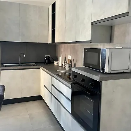 L'isola Felice Apartment *